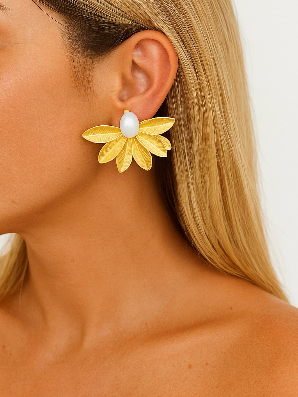 Aro Flor Perla Barroca Enchape 24