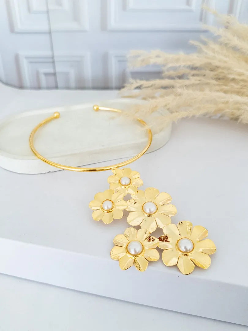 Choker Floral Dorado con Perlas -YELPI